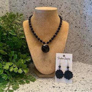 Black sequin necklace set